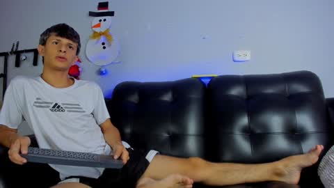 Paul and Max online show from December 7, 8:27 pm