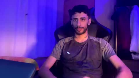 Snapshot of boyzinm2 chatting on September 15, 6:04 am boyzinm2 online show from September 15, 6:04 am