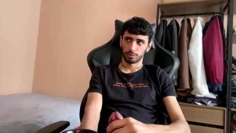 Snapshot of boyzinm2 chatting on October 31, 2:20 pm boyzinm2 online show from October 31, 2:20 pm