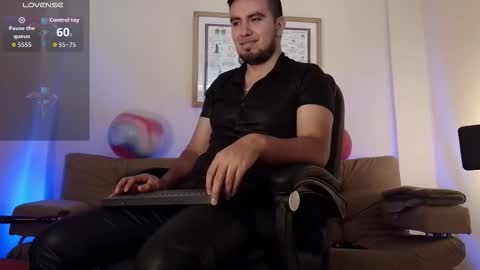 Bradley Colton Independ Model online show from October 25, 4:09 pm