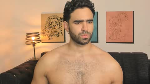 bradleymartin7 online show from March 10, 12:05 am