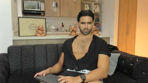 bradleymartin7 online show from November 28, 9:38 pm