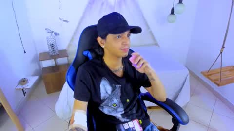 B R A N D online show from December 4, 1:23 am