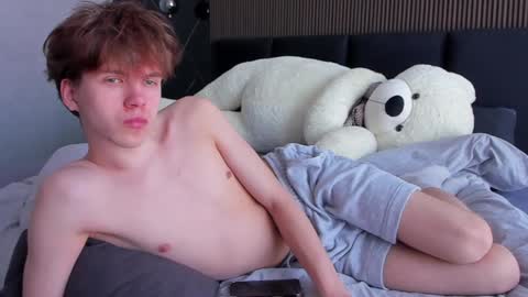 Snapshot of braxiboy chatting on February 7, 8:22 am Brax online show from February 7, 8:22 am