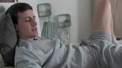 Snapshot of brell_line chatting on February 16, 5:37 pm Brelland online show from February 16, 5:37 pm