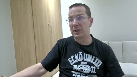 Brett online show from April 9, 5:30 pm