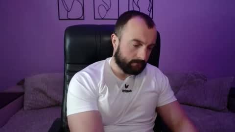 brindlefly69 online show from April 15, 10:59 am