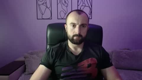 brindlefly69 online show from November 6, 11:46 am