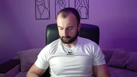 brindlefly69 online show from November 10, 11:37 am