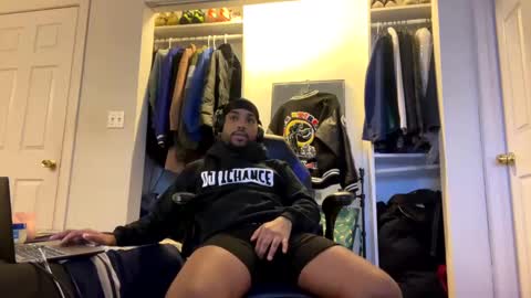 Snapshot of brownskinshortyy chatting on February 12, 4:33 pm Brownskinshortyy online show from February 12, 4:33 pm