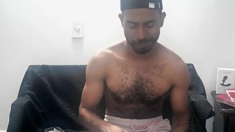 bruce_1111 online show from January 7, 8:25 pm