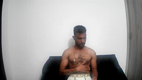 bruce_1111 online show from March 18, 2:25 am