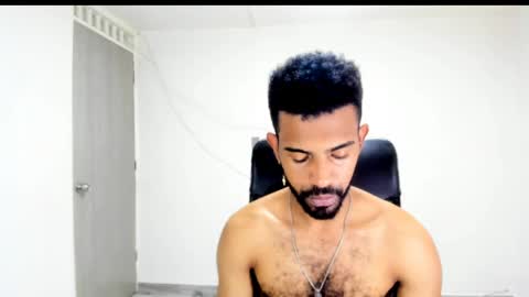 bruce_1111 online show from April 19, 5:34 pm