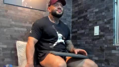 brucedallas online show from May 27, 2:41 am