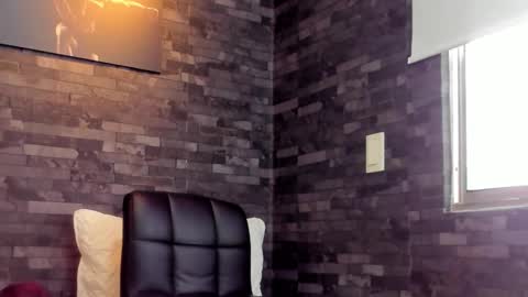 brucedallas online show from February 2, 9:34 pm