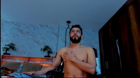 Andres Suarez online show from March 7, 3:49 pm