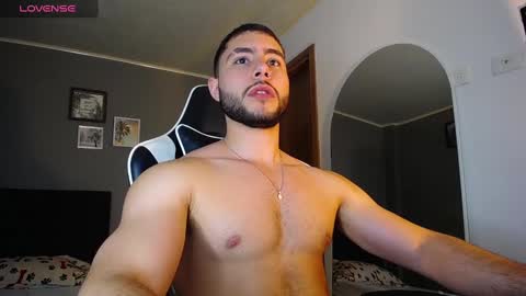 bryan_oficials online show from December 3, 1:39 am