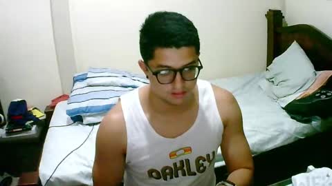 Snapshot of bryanbendy chatting on March 1, 9:37 pm bryanbendy online show from March 1, 9:37 pm