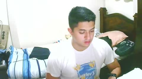 Snapshot of bryanbendy chatting on December 13, 5:05 am bryanbendy online show from December 13, 5:05 am