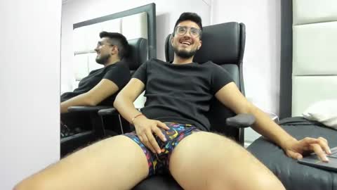 Snapshot of bryperez chatting on March 8, 1:26 am bry online show from March 8, 1:26 am