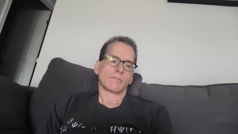 budman004 online show from April 18, 7:58 pm