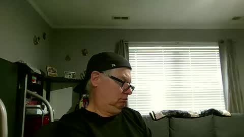 busterhyman22 online show from May 7, 7:03 pm