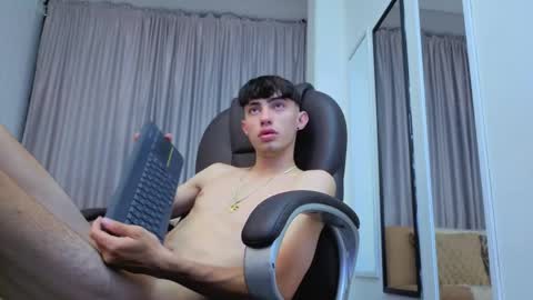 caled_saenz online show from May 23, 8:47 pm