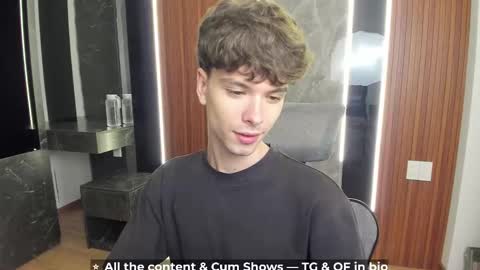 Hey I am Calvin  online show from March 30, 5:25 pm