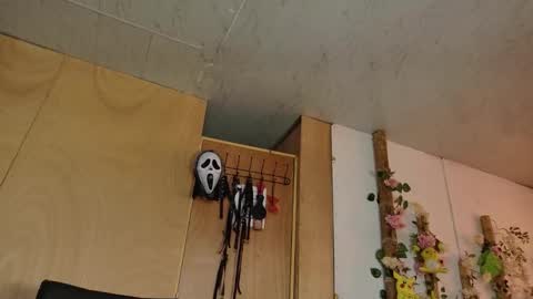 Calvin Sousa online show from December 4, 7:32 pm