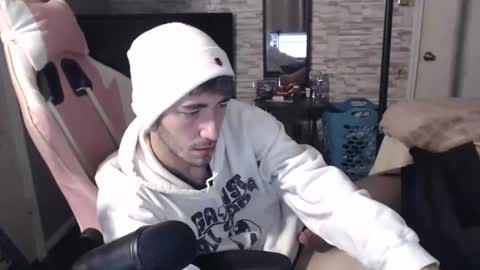 Snapshot of calvin_tanner chatting on December 14, 3:18 am calvin_tanner online show from December 14, 3:18 am