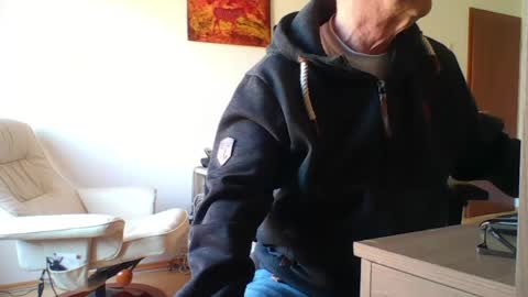 camcologne online show from April 15, 8:03 am