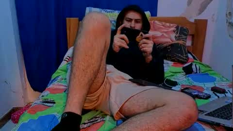 Snapshot of camiloex chatting on October 15, 2:41 am Camilo online show from October 15, 2:41 am