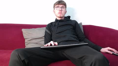       online show from October 25, 12:07 pm