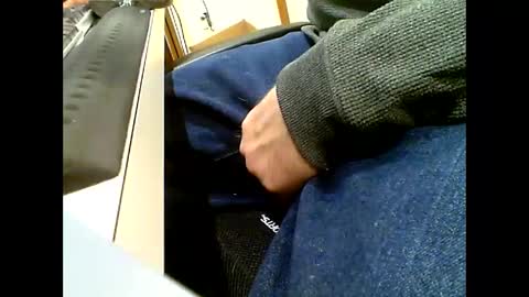 Snapshot of can1cum4u chatting on January 13, 3:56 am can1cum4u online show from January 13, 3:56 am