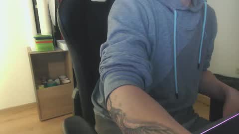 Chriz online show from December 7, 7:43 pm