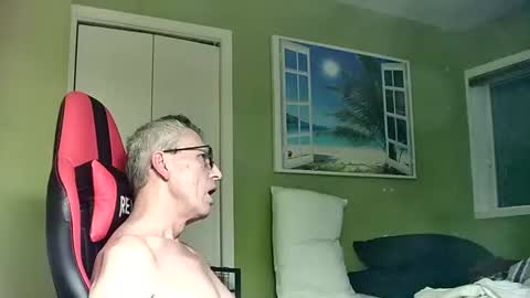 capricorne1965 online show from December 20, 12:40 am