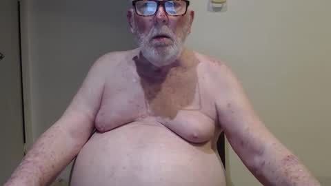 Snapshot of capt5105 chatting on December 10, 9:33 am capt5105 online show from December 10, 9:33 am