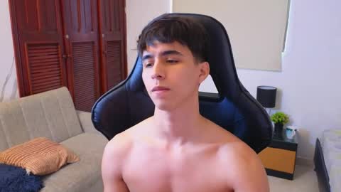 carl_dixon online show from May 29, 9:03 pm