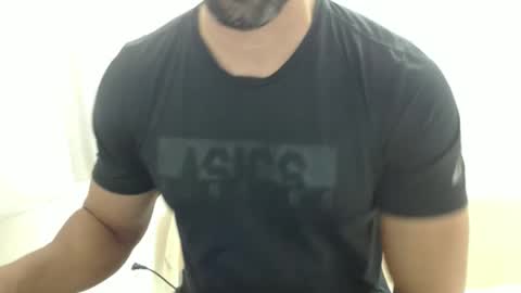 cashmastermuscle77 online show from April 12, 6:42 pm