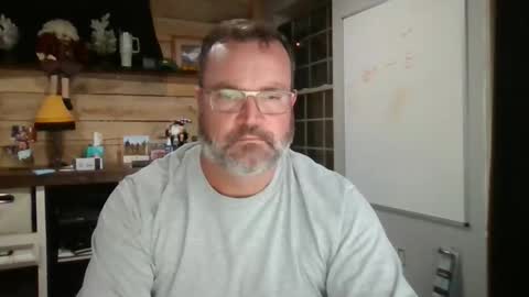 chadmichaell online show from December 4, 2:07 am