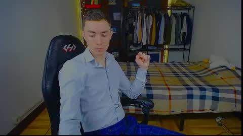 carlos reyes online show from February 12, 9:15 am