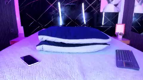 charlizee_23 online show from July 16, 12:34 pm