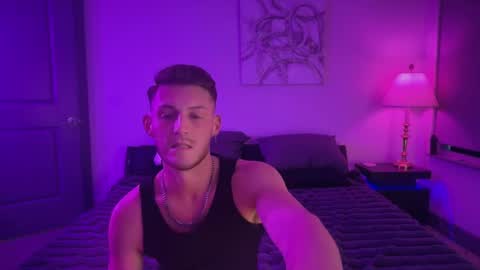 SmoothCanadianBoy online show from April 16, 12:10 am