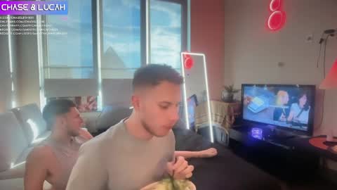 SmoothCanadianBoy online show from April 11, 10:46 pm