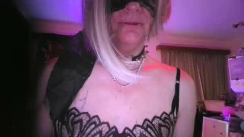 We Chat online show from January 13, 9:13 am