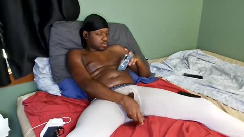 Que online show from April 20, 7:49 pm