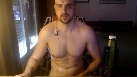 chicocam1983 online show from April 4, 4:04 pm