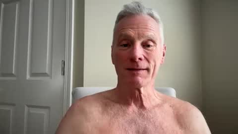 Snapshot of chill_with_john chatting on October 29, 6:44 pm John online show from October 29, 6:44 pm