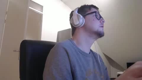 chillzonecam online show from November 29, 7:38 pm