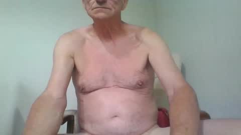 chipper341596 online show from June 6, 3:07 pm